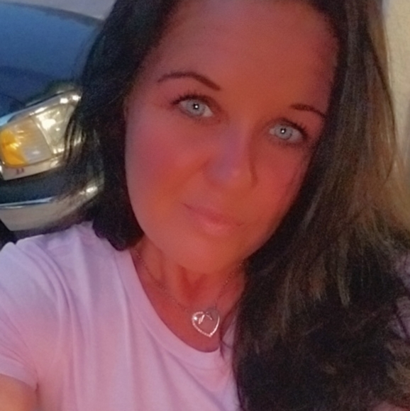 Meet your Posher, Trisha - Picture 2 of 2